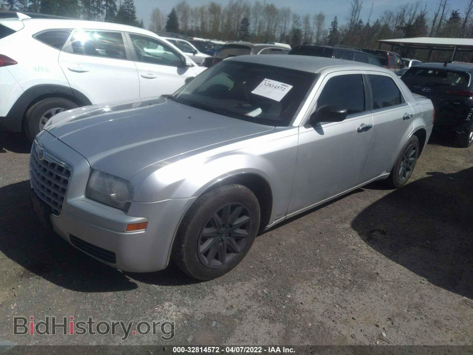 2008 CHRYSLER 300 - VIN: 2C3LA43R78H138142 - Фото 2