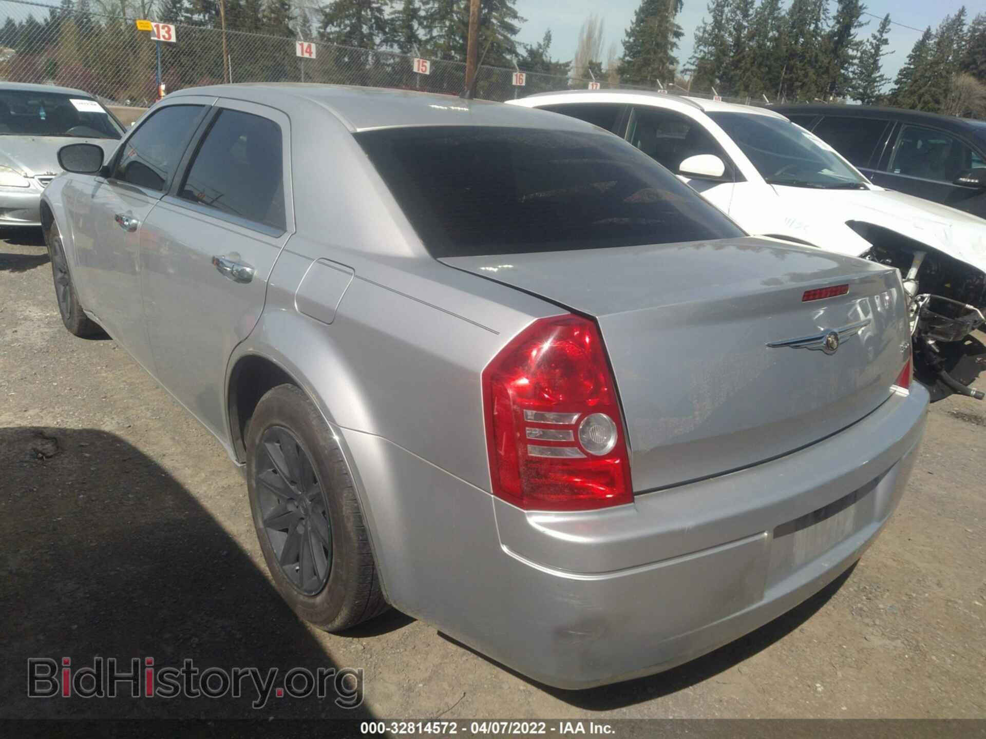 2008 CHRYSLER 300 - VIN: 2C3LA43R78H138142 - Фото 3