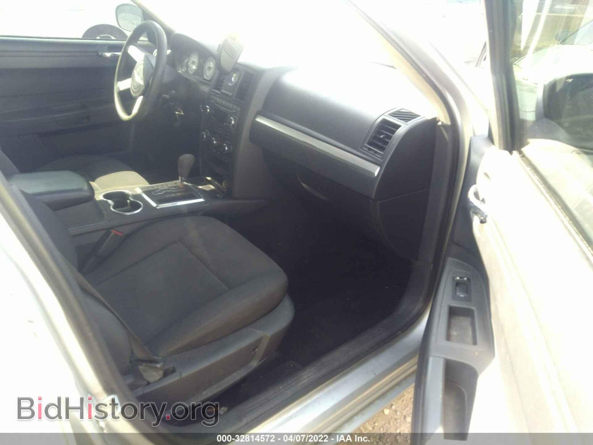 2008 CHRYSLER 300 - VIN: 2C3LA43R78H138142 - Фото 5