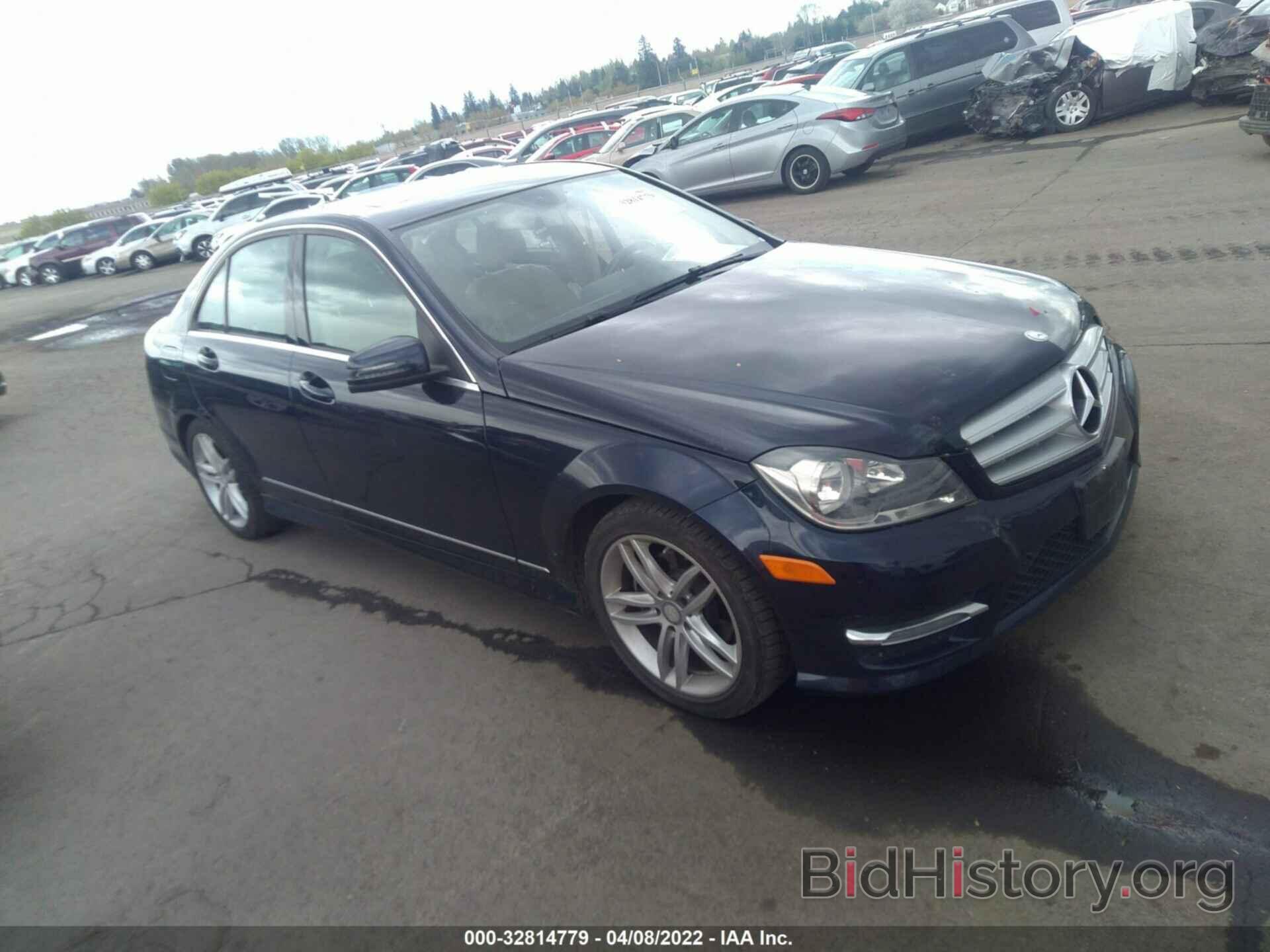 Photo WDDGF4HB5DA842381 - MERCEDES-BENZ C-CLASS 2013