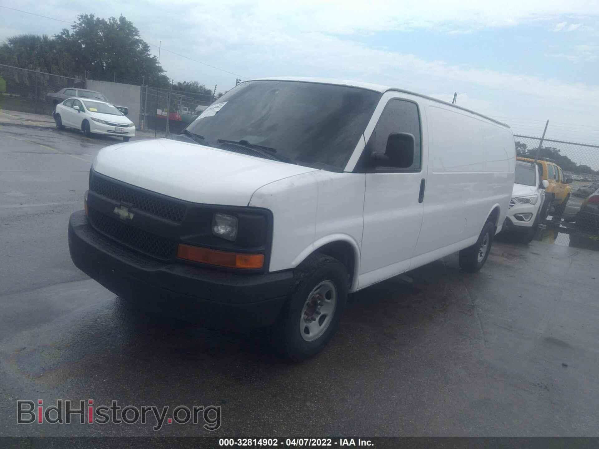 2007 CHEVROLET EXPRESS CARGO VAN - VIN: 1GCGG29V171127770 - Фото 2