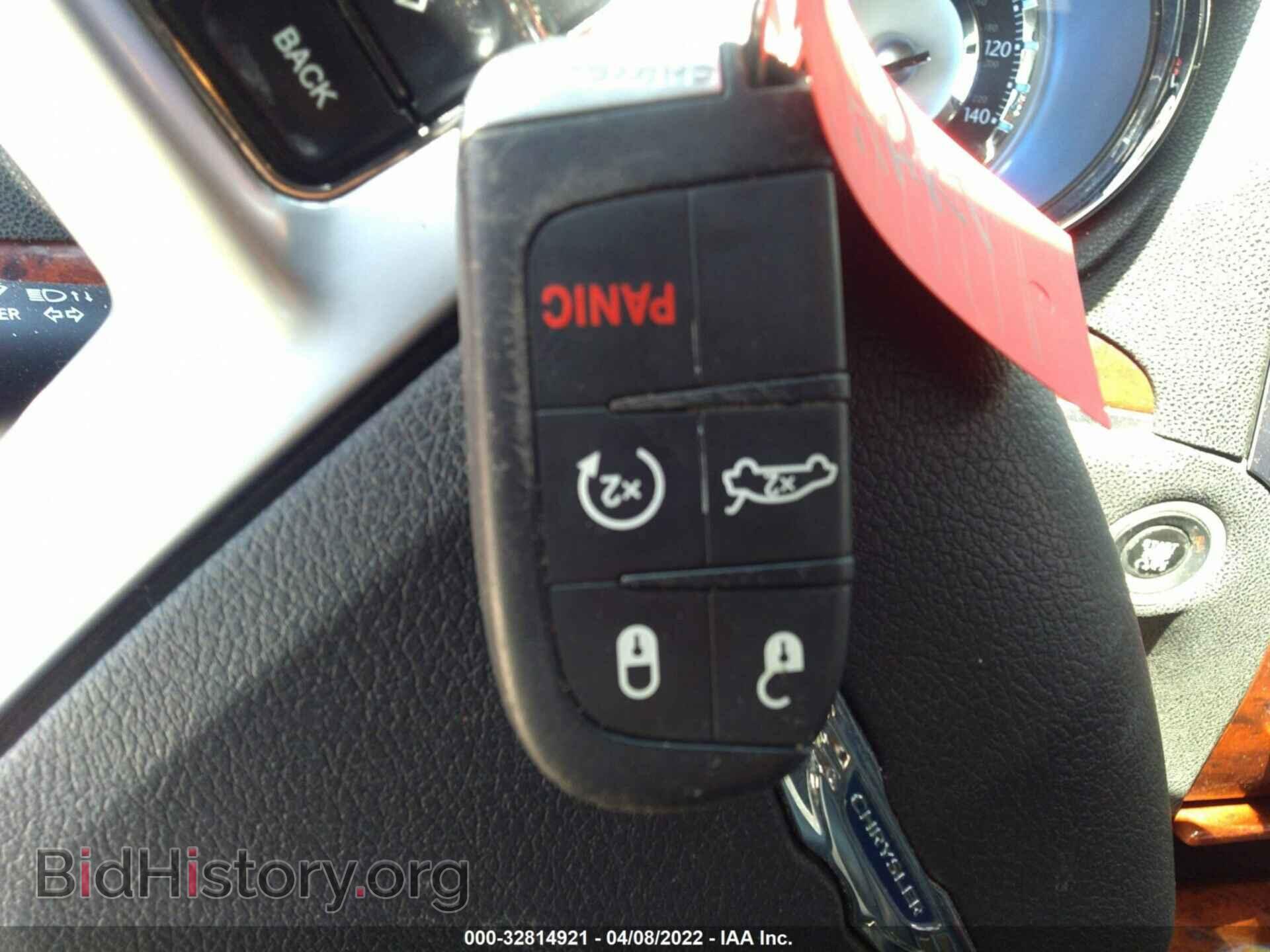 2012 CHRYSLER 300 - VIN: 2C3CCACG9CH135064 - Фото 11