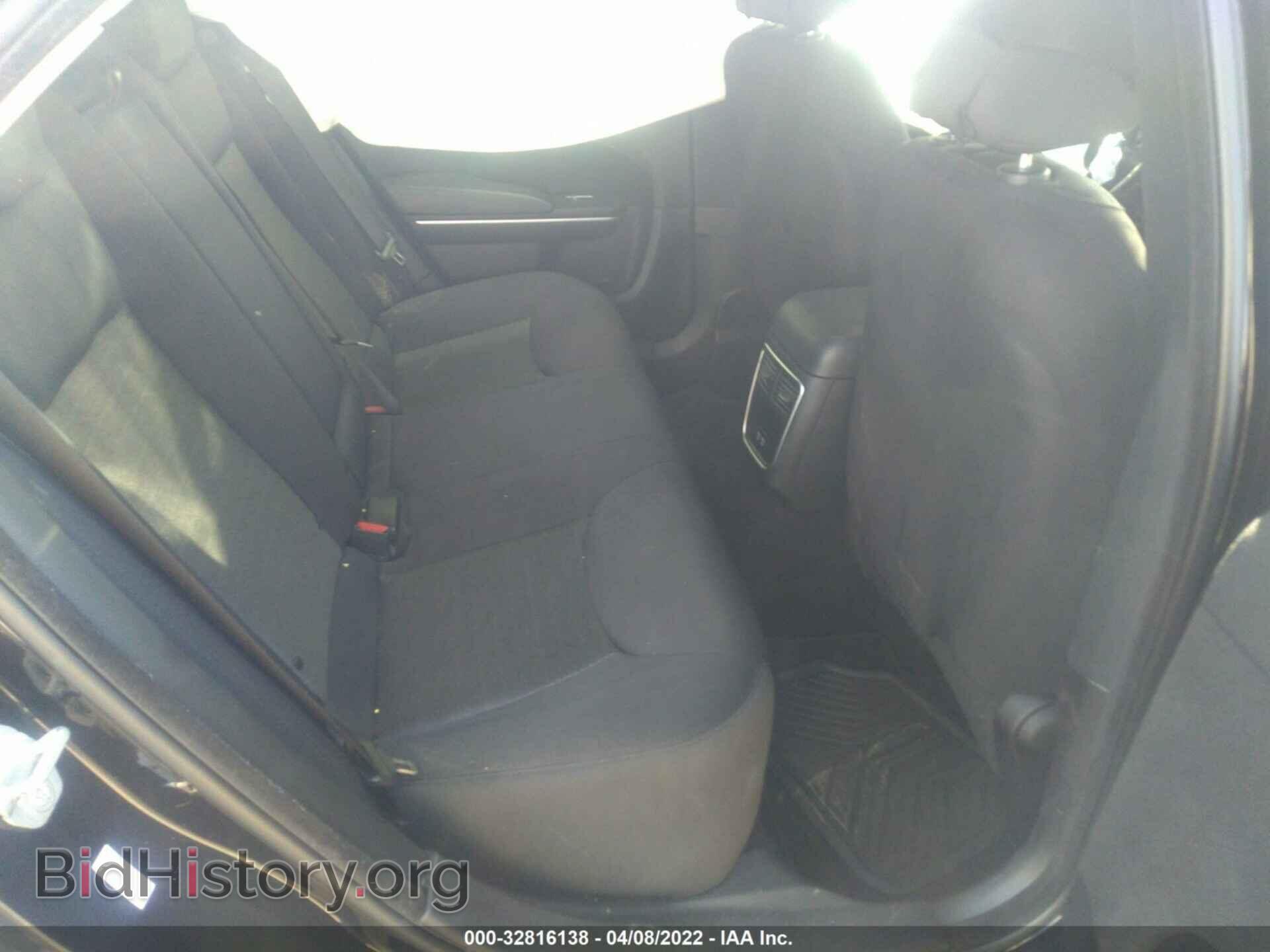 2019 CHRYSLER 300 - VIN: 2C3CCAAG9KH582687 - Фото 8