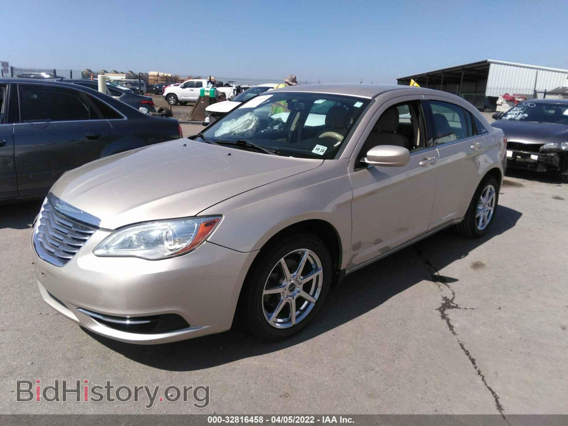 2013 CHRYSLER 200 - VIN: 1C3CCBABXDN620805 - Photo 2