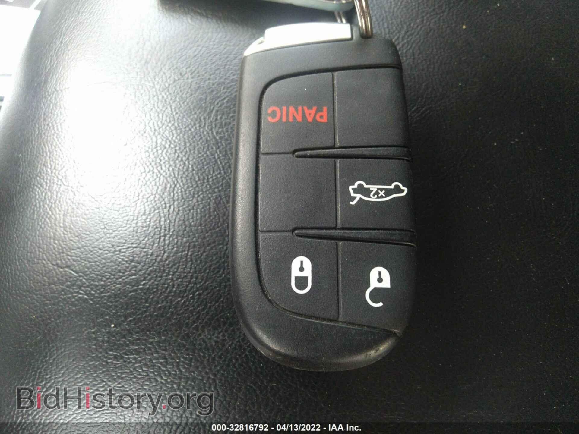 2015 CHRYSLER 300 - VIN: 2C3CCAAG9FH749586 - Фото 11