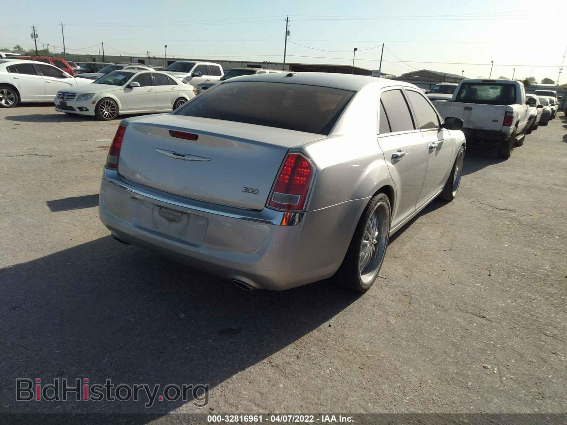2012 CHRYSLER 300 - VIN: 2C3CCACG4CH308845 - Фото 4