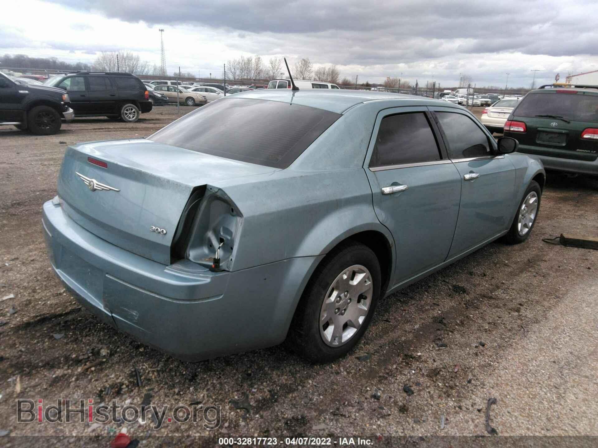 2008 CHRYSLER 300 - VIN: 2C3KA43R08H329543 - Фото 4