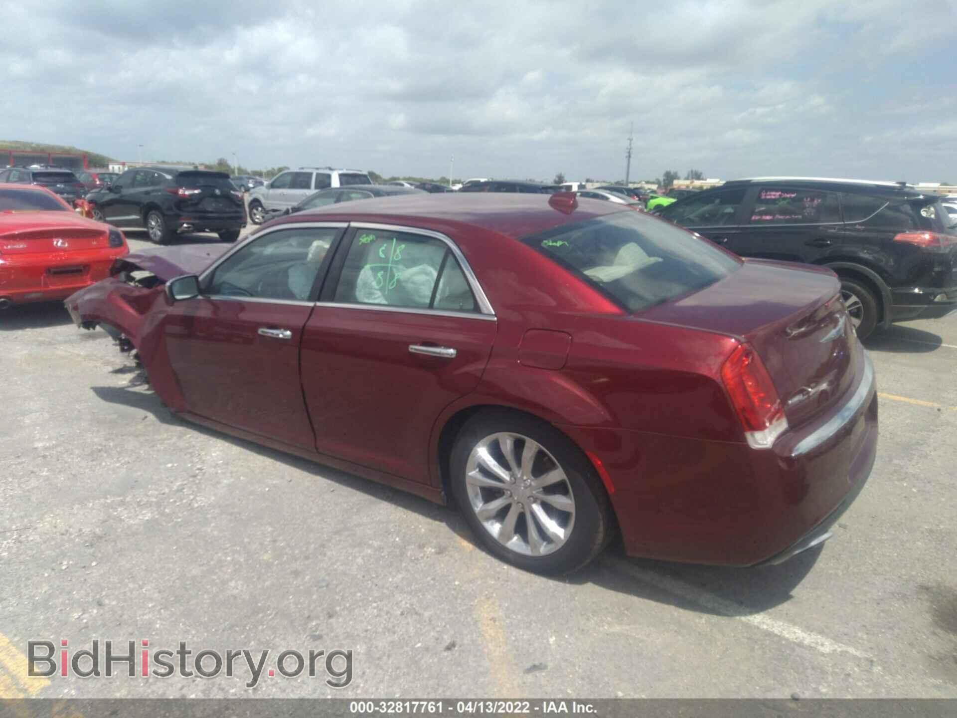 2018 CHRYSLER 300 - VIN: 2C3CCAKG4JH269043 - Фото 3