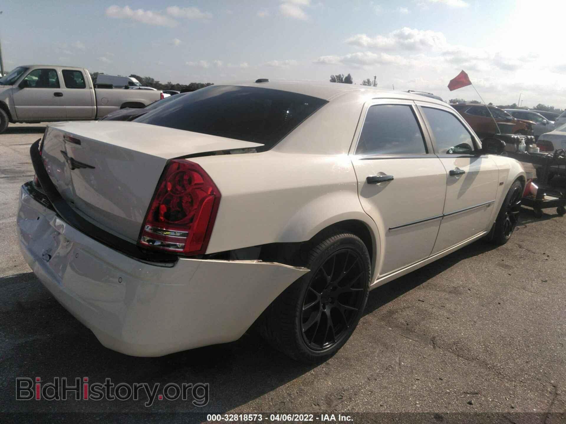 2010 CHRYSLER 300 - VIN: 2C3CA6CT4AH115737 - Фото 4