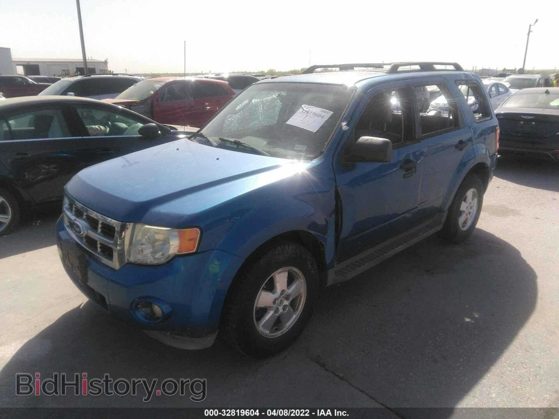 2011 FORD ESCAPE - VIN: 1FMCU0DG5BKB30142 - Фото 2