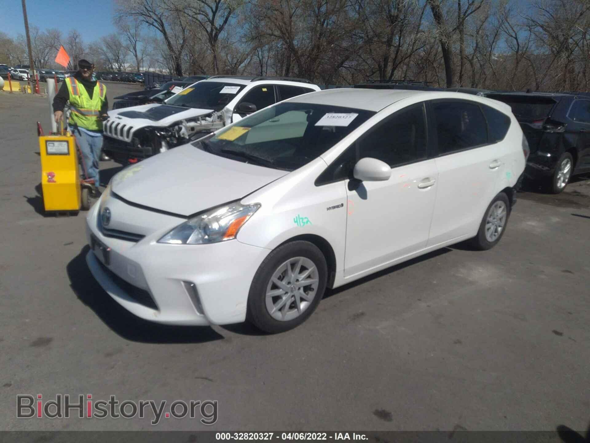 2014 TOYOTA PRIUS V - VIN: JTDZN3EU9E3359228 - Фото 2