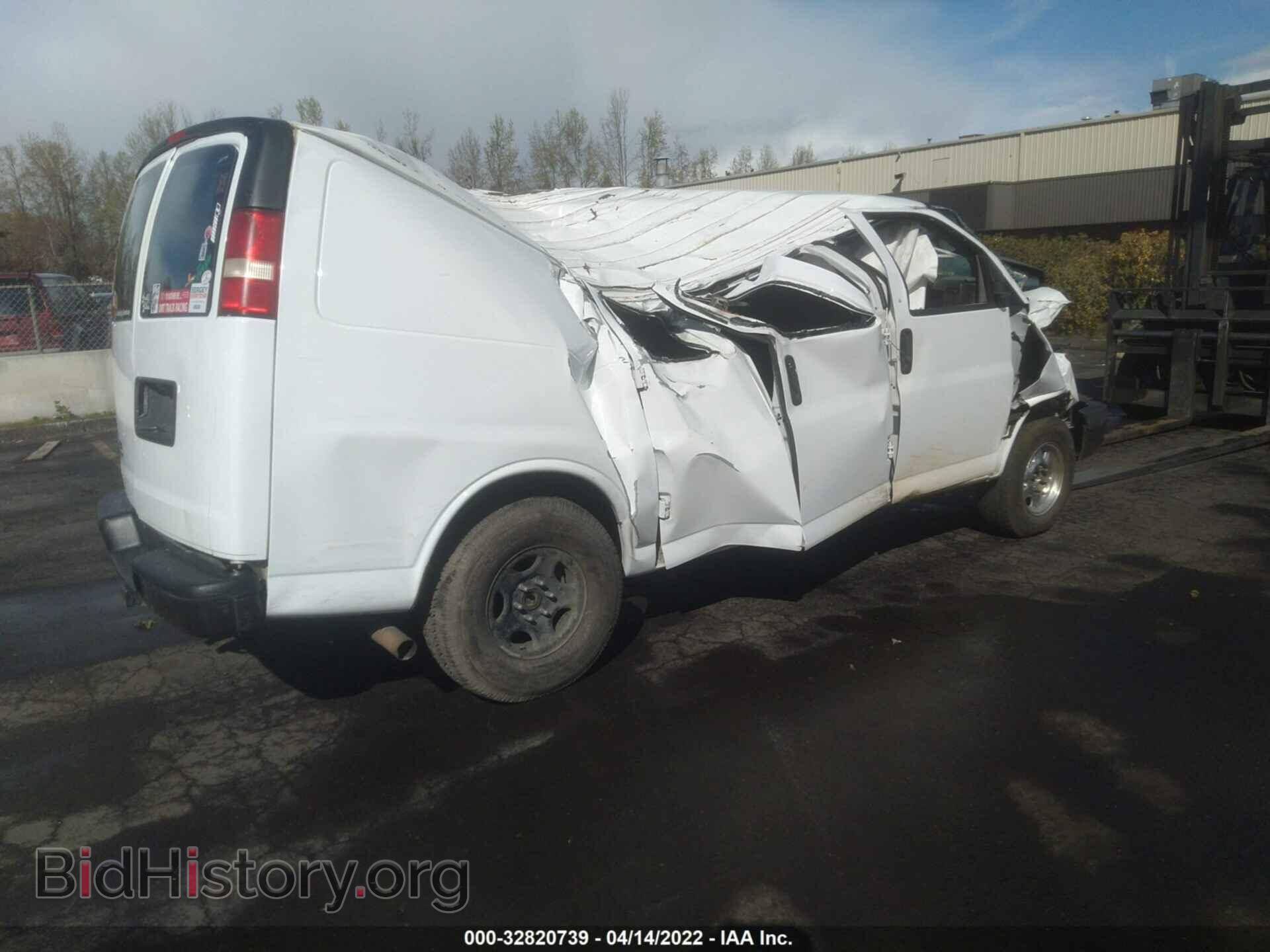 2011 CHEVROLET EXPRESS CARGO VAN - VIN: 1GCSHAF40B1115826 - Фото 4