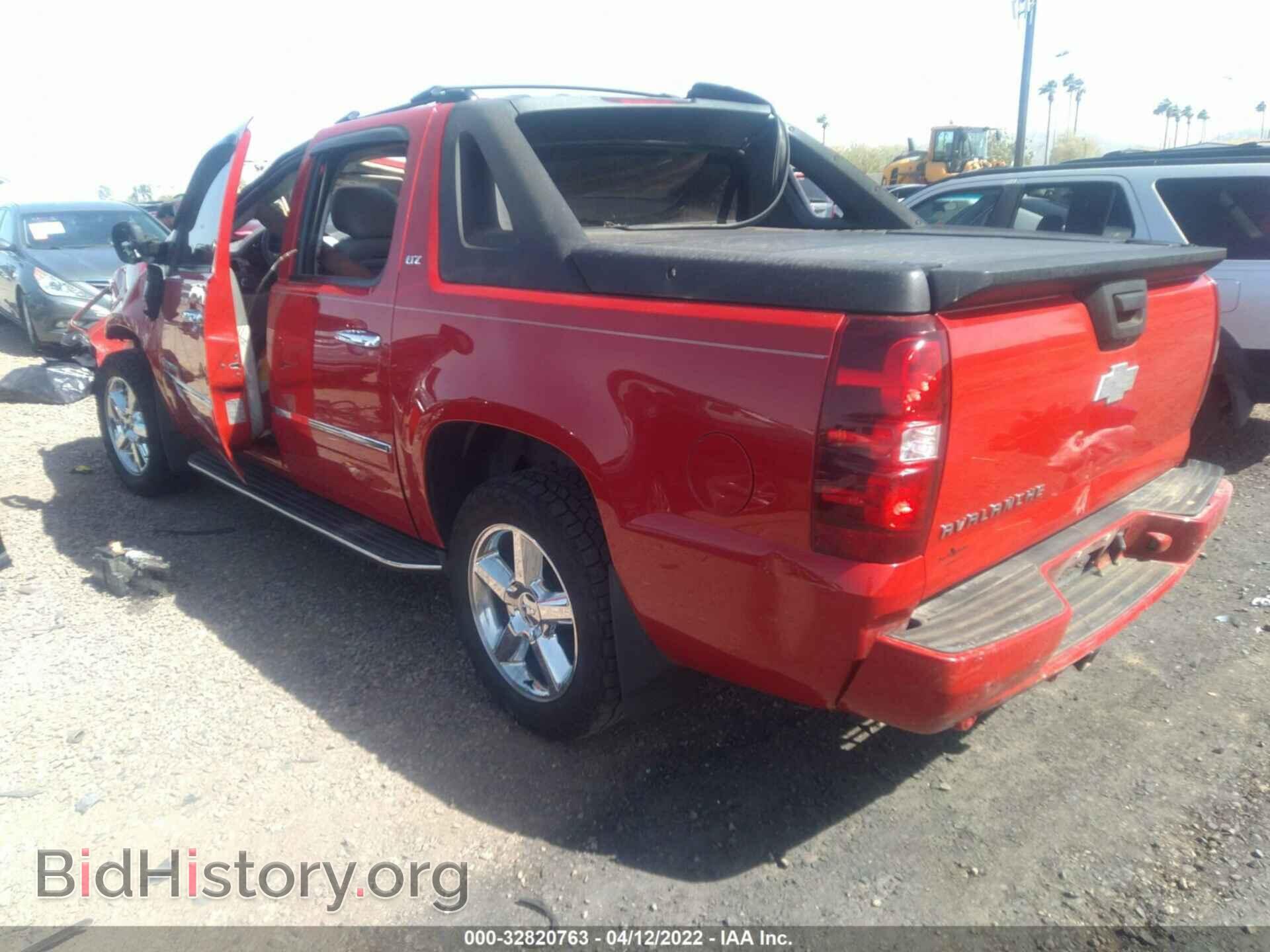 2011 CHEVROLET AVALANCHE - VIN: 3GNTKGE37BG268147 - Фото 3