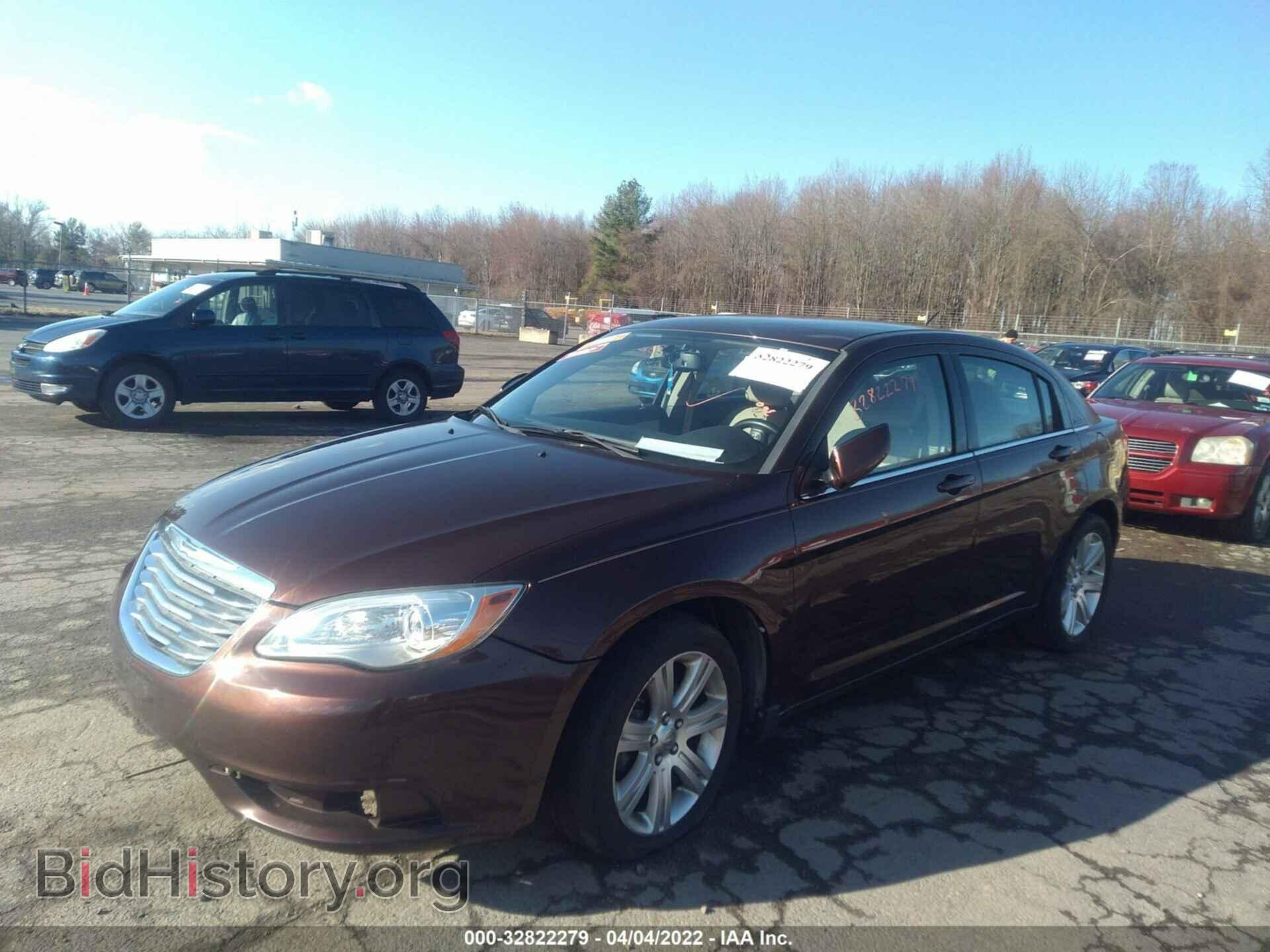 2013 CHRYSLER 200 - VIN: 1C3CCBBB1DN579592 - Фото 2
