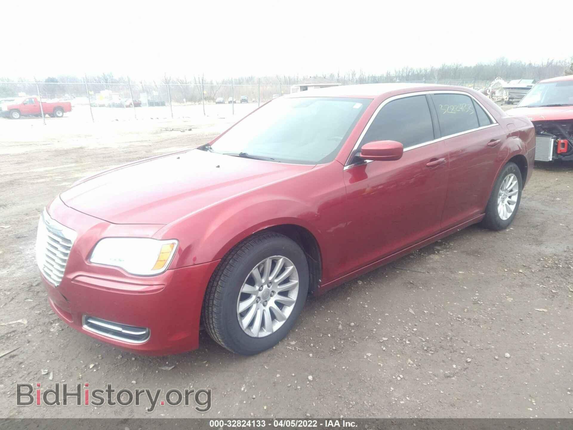 2014 CHRYSLER 300 - VIN: 2C3CCAAGXEH203586 - Фото 2