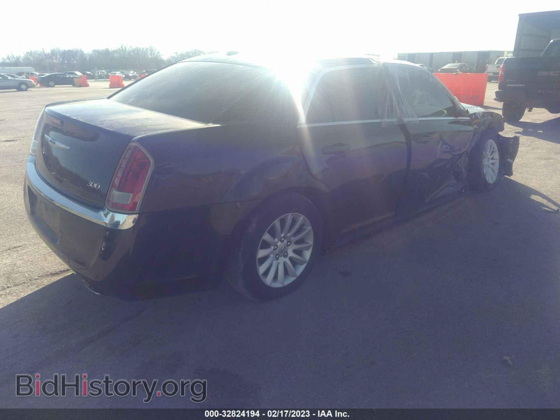 2012 CHRYSLER 300 - VIN: 2C3CCAAG7CH217006 - Фото 4