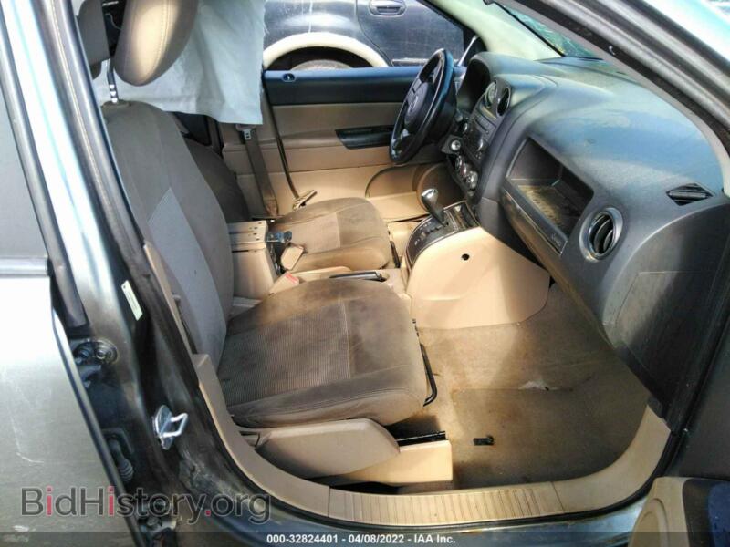 2011 Jeep COMPASS (VIN 1J4NT1FB5BD260878) — photo 5 of 11
