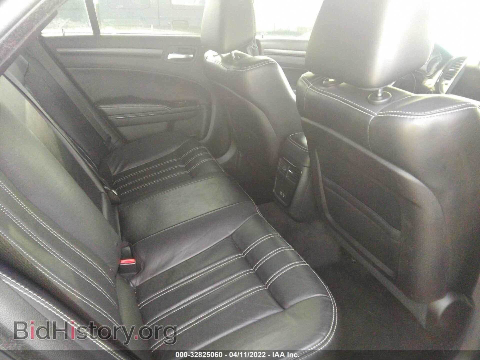 2016 CHRYSLER 300 - VIN: 2C3CCAGG5GH161841 - Фото 8