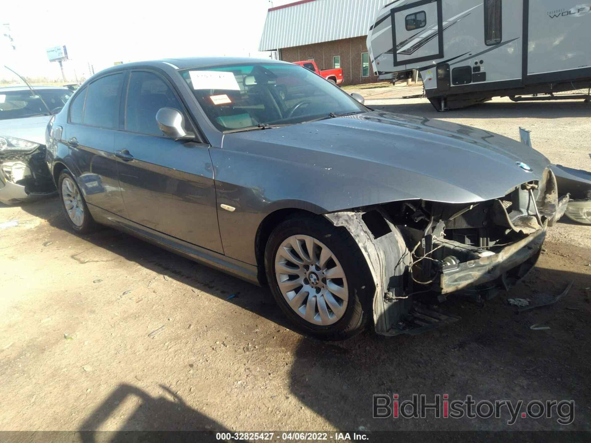 Photo WBAPH775X9NM27961 - BMW 3 SERIES 2009