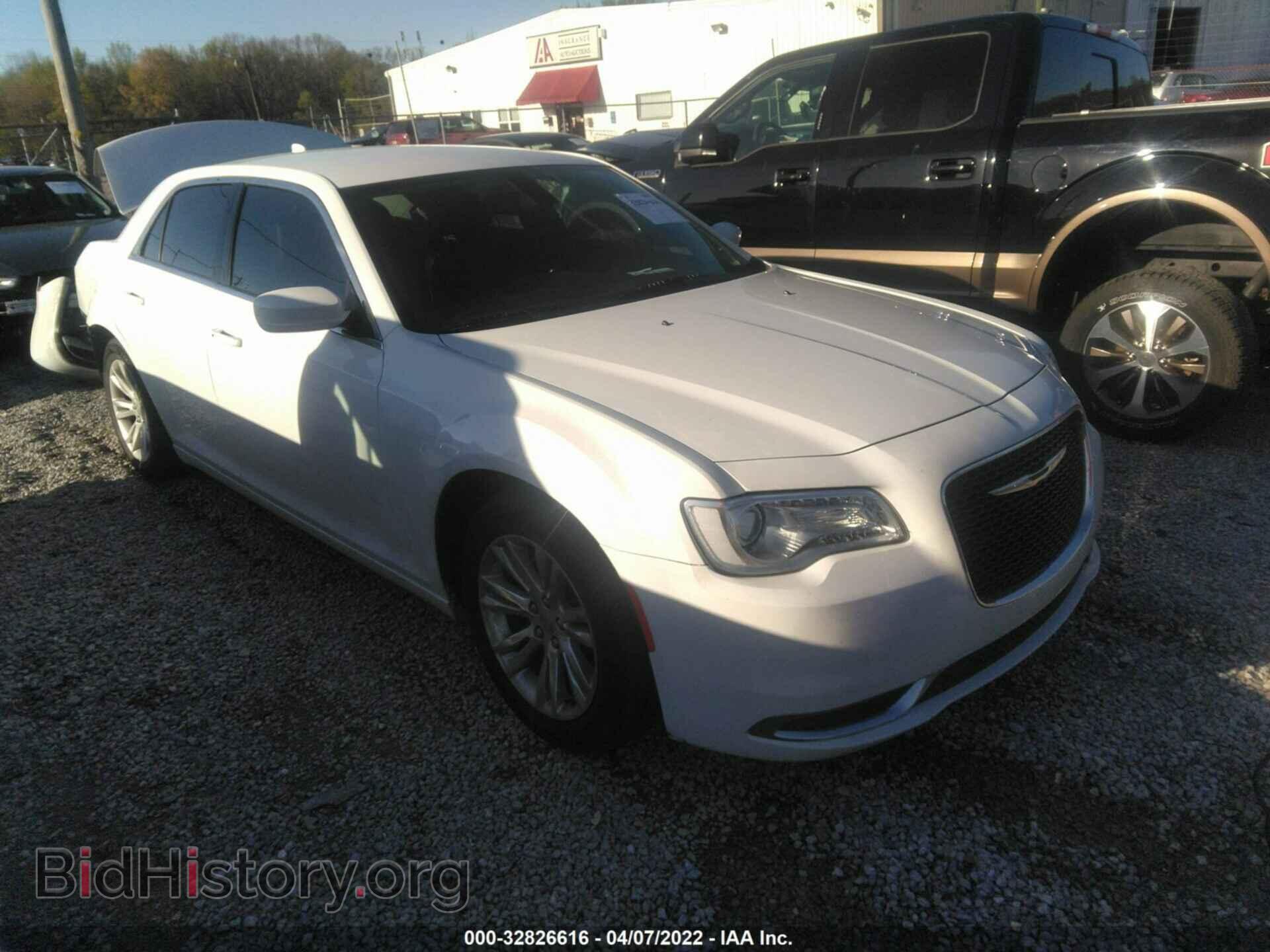 Фотография 2C3CCAAG2HH506155 - CHRYSLER 300 2017