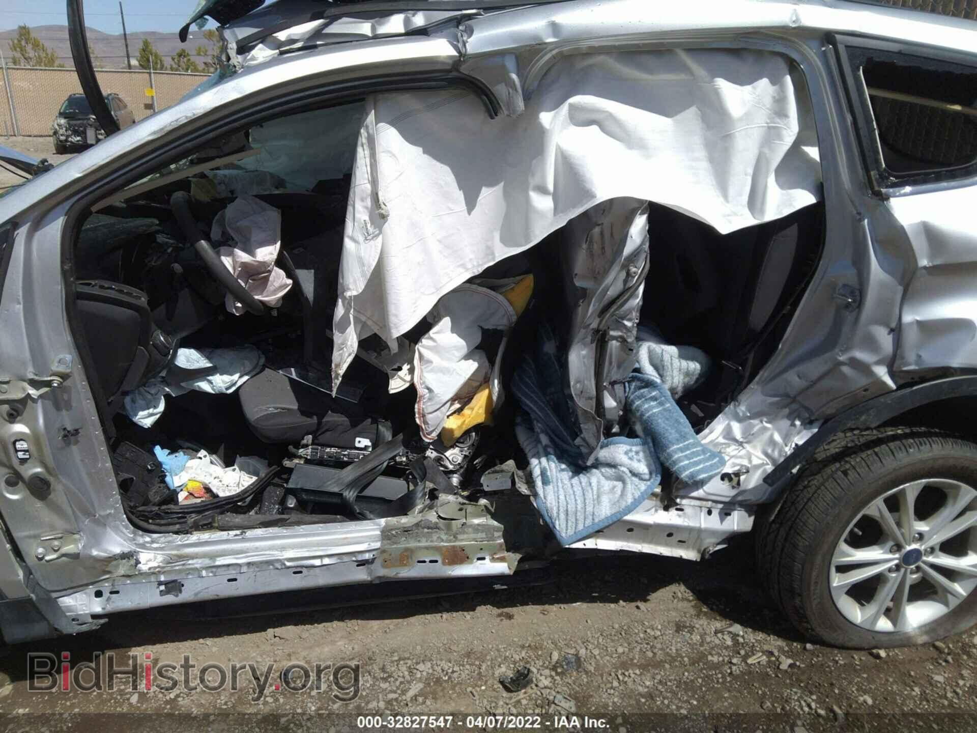 2017 FORD ESCAPE - VIN: 1FMCU9G90HUB08385 - Фото 6