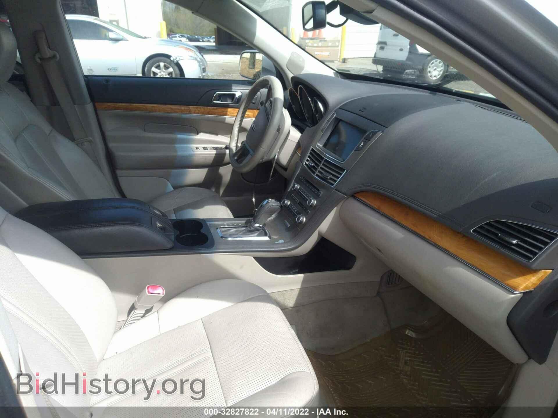 2011 LINCOLN MKT - VIN: 2LMHJ5AR9BBJ51110 - Фото 5