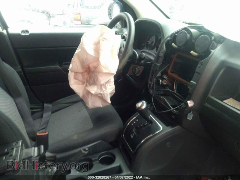 2012 Jeep COMPASS (VIN 1C4NJDBB7CD558854) — фото 5 из 11