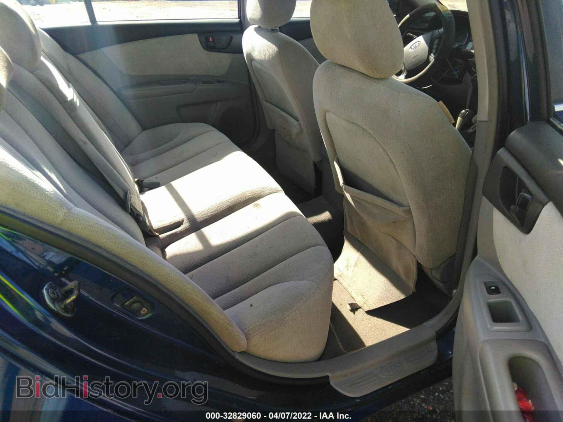 2007 KIA OPTIMA - VIN: KNAGE123775107442 - Фото 8