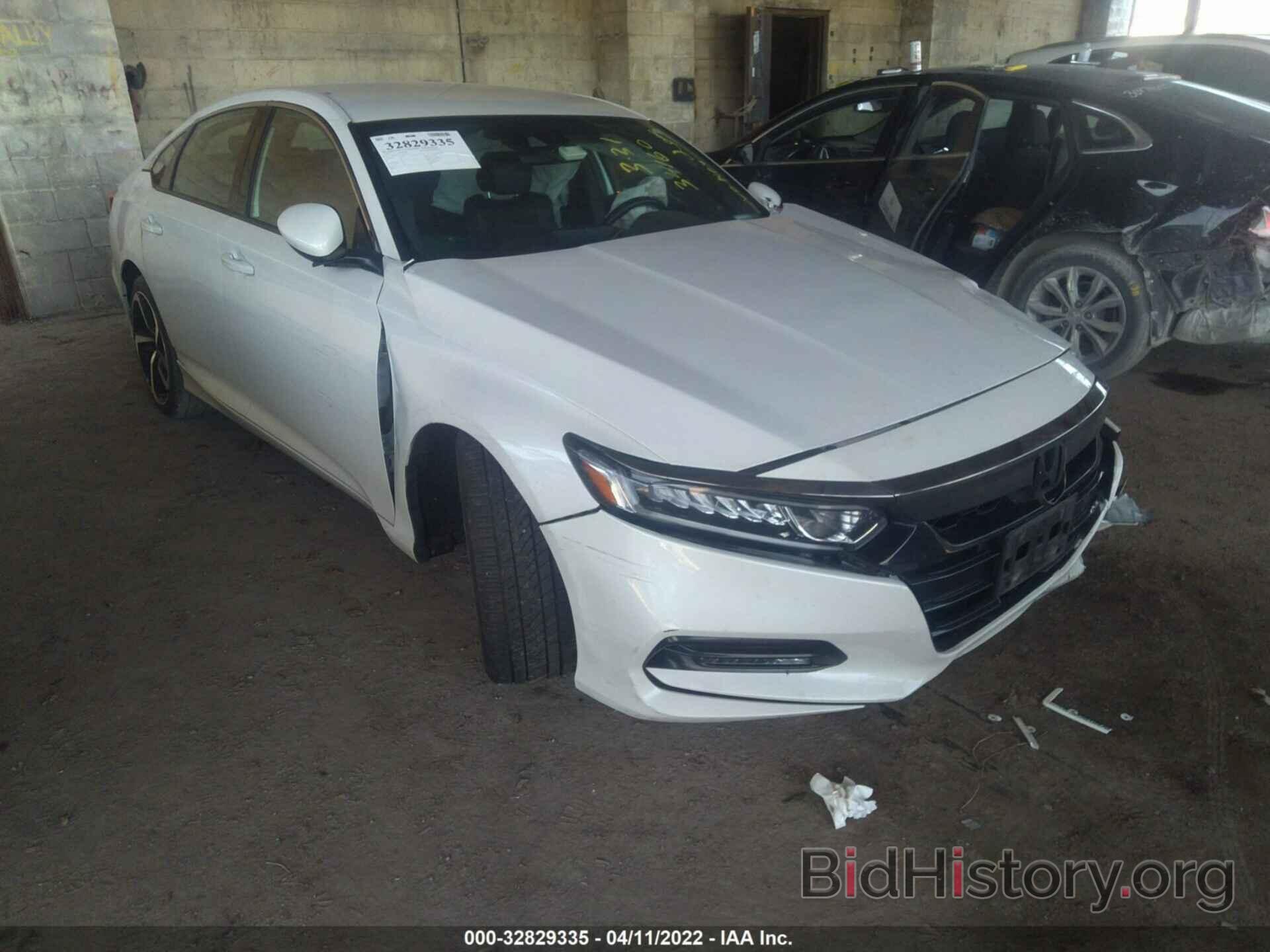 Photo 1HGCV1F31JA178700 - HONDA ACCORD SEDAN 2018