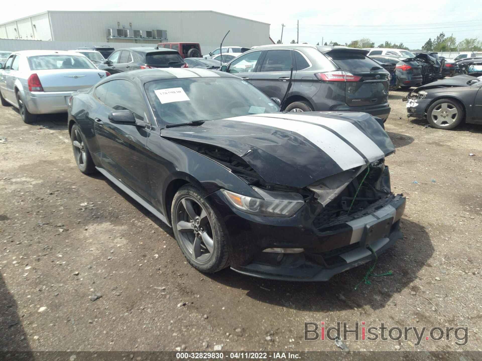 Photo 1FA6P8THXF5306131 - FORD MUSTANG 2015