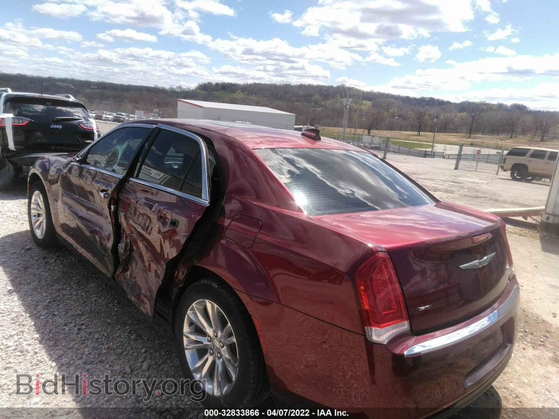 2017 CHRYSLER 300 - VIN: 2C3CCAEG8HH663053 - Фото 3
