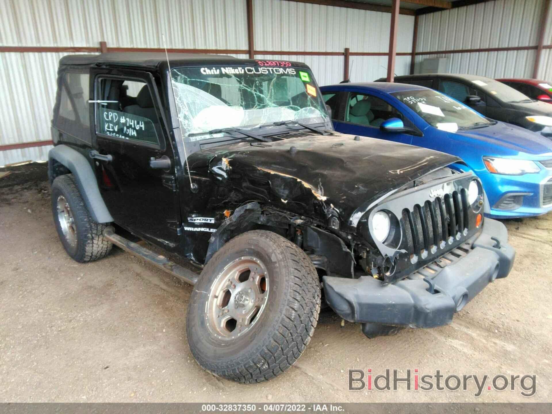 Фотография 1J4AA2D15BL627482 - JEEP WRANGLER 2011