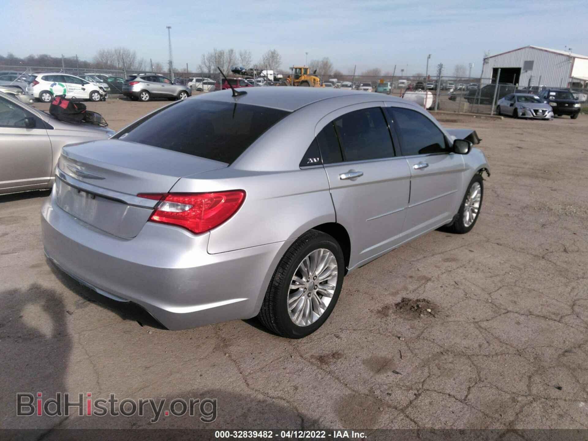 2012 CHRYSLER 200 - VIN: 1C3CCBCB4CN207631 - Фото 4