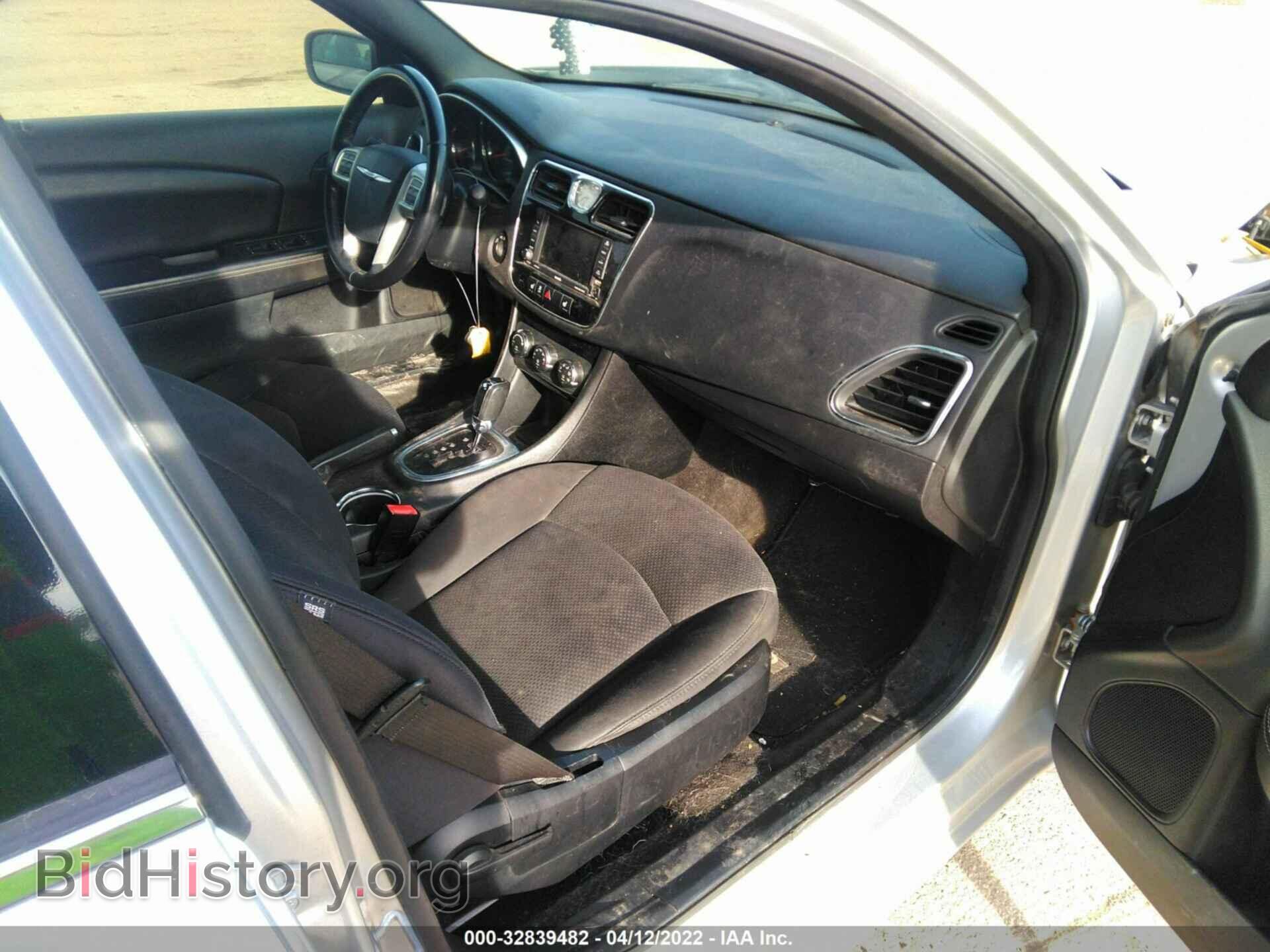 2012 CHRYSLER 200 - VIN: 1C3CCBCB4CN207631 - Фото 5