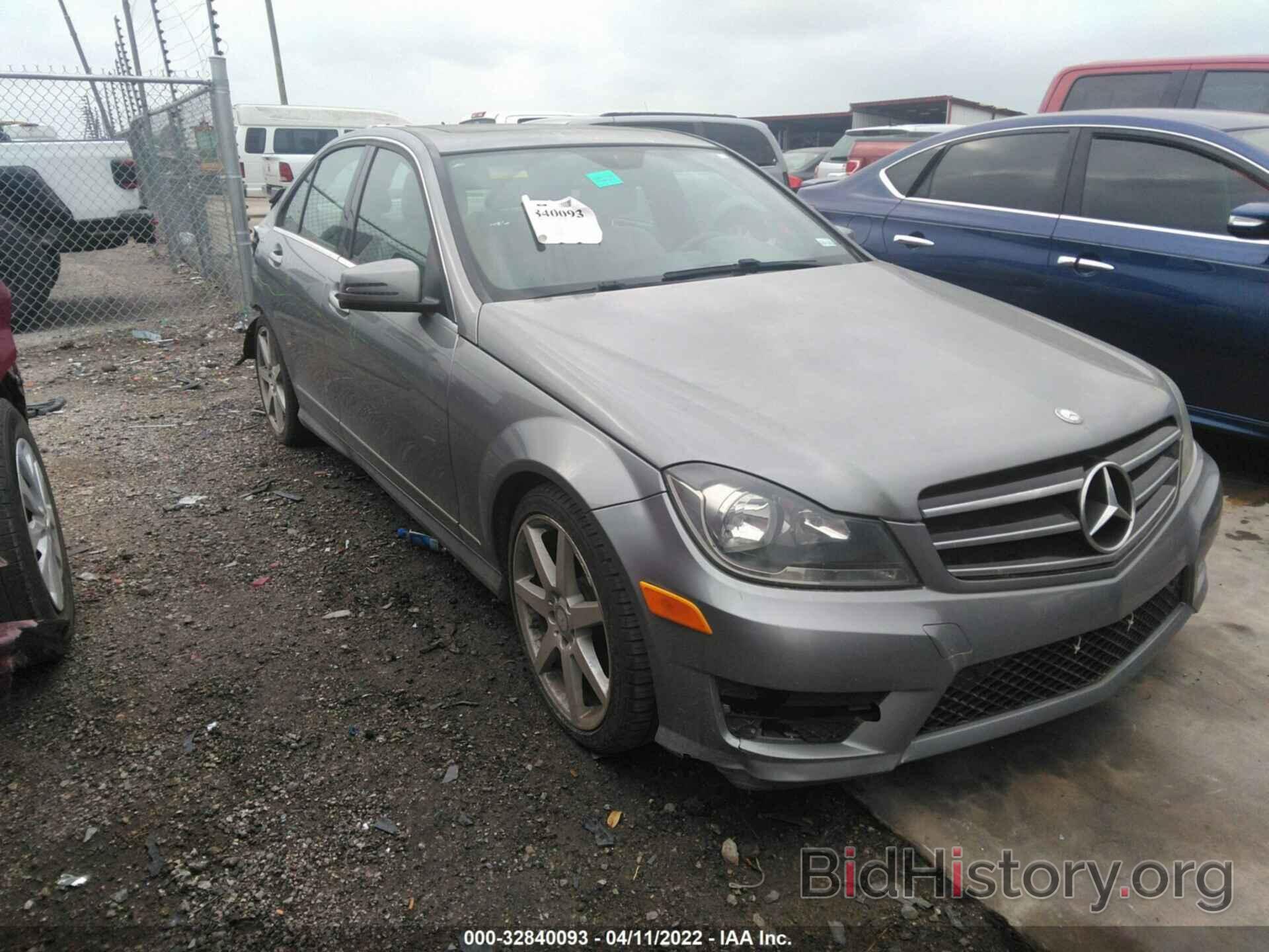 Photo WDDGF4HB4EA958754 - MERCEDES-BENZ C-CLASS 2014