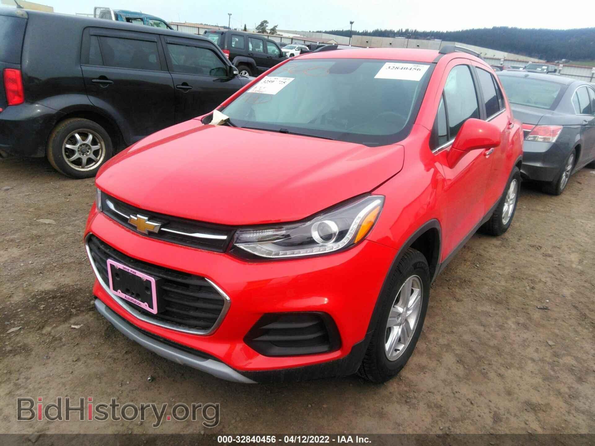 2018 CHEVROLET TRAX - VIN: 3GNCJPSB0JL299180 - Фото 2