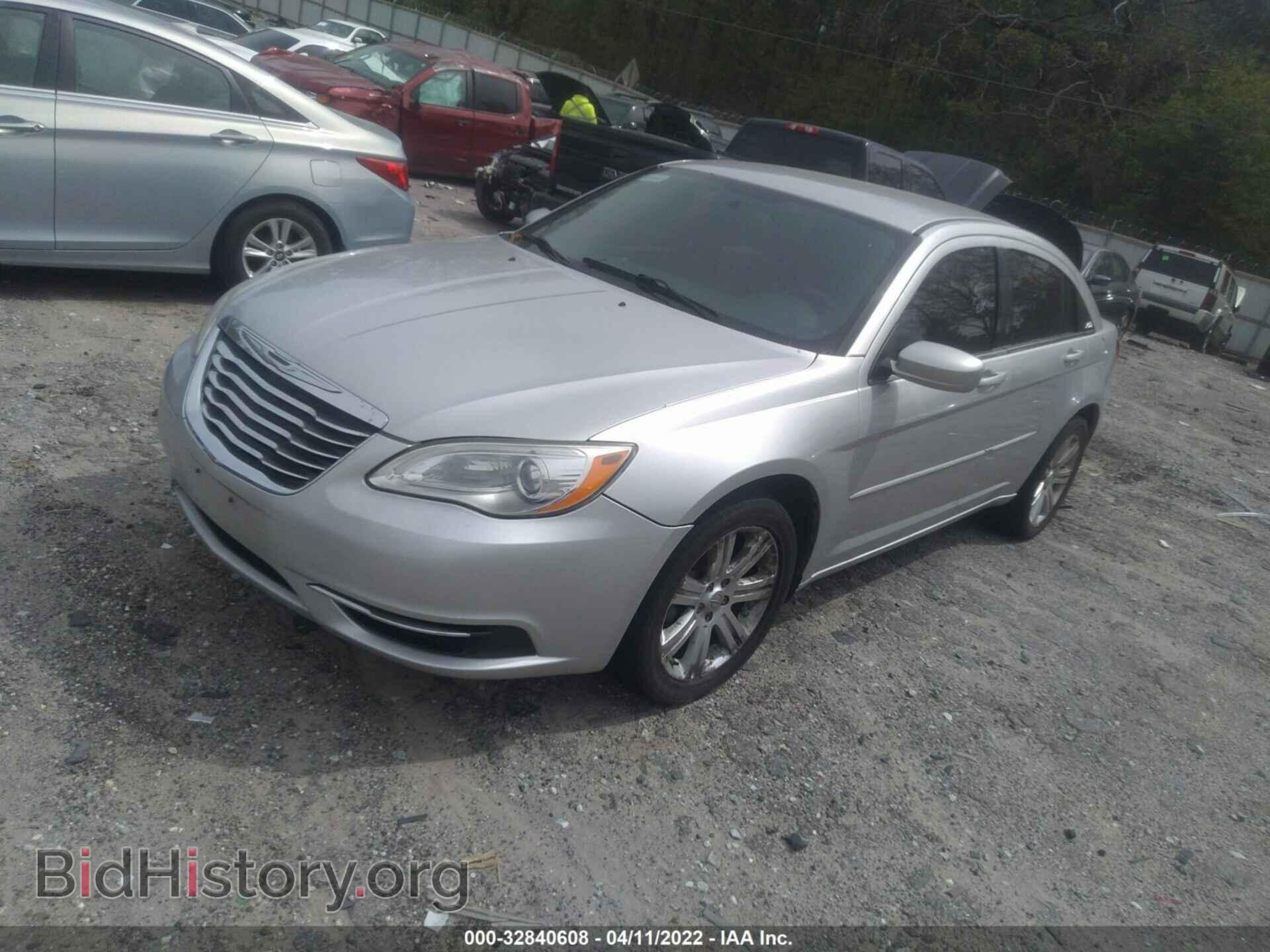 2012 CHRYSLER 200 - VIN: 1C3CCBAB2CN225760 - Фото 2
