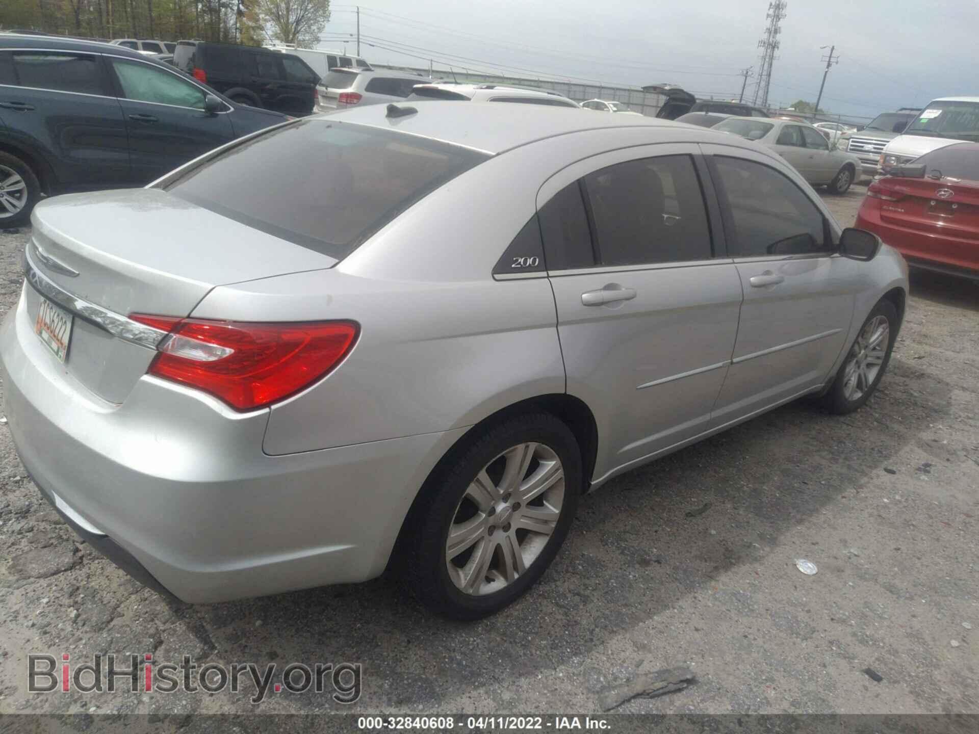 2012 CHRYSLER 200 - VIN: 1C3CCBAB2CN225760 - Фото 4