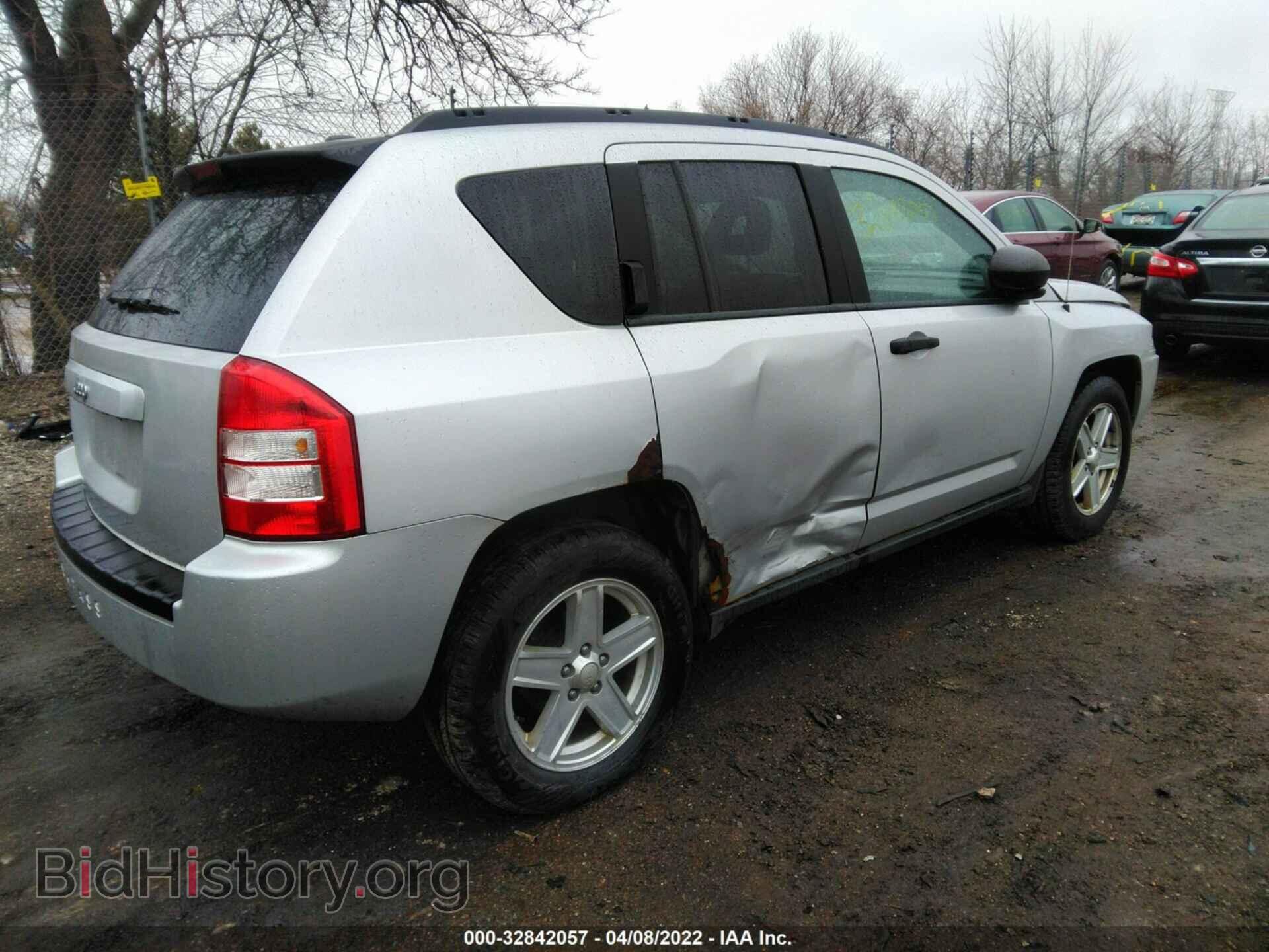 2007 JEEP COMPASS - VIN: 1J8FF47W17D204165 - Фото 4