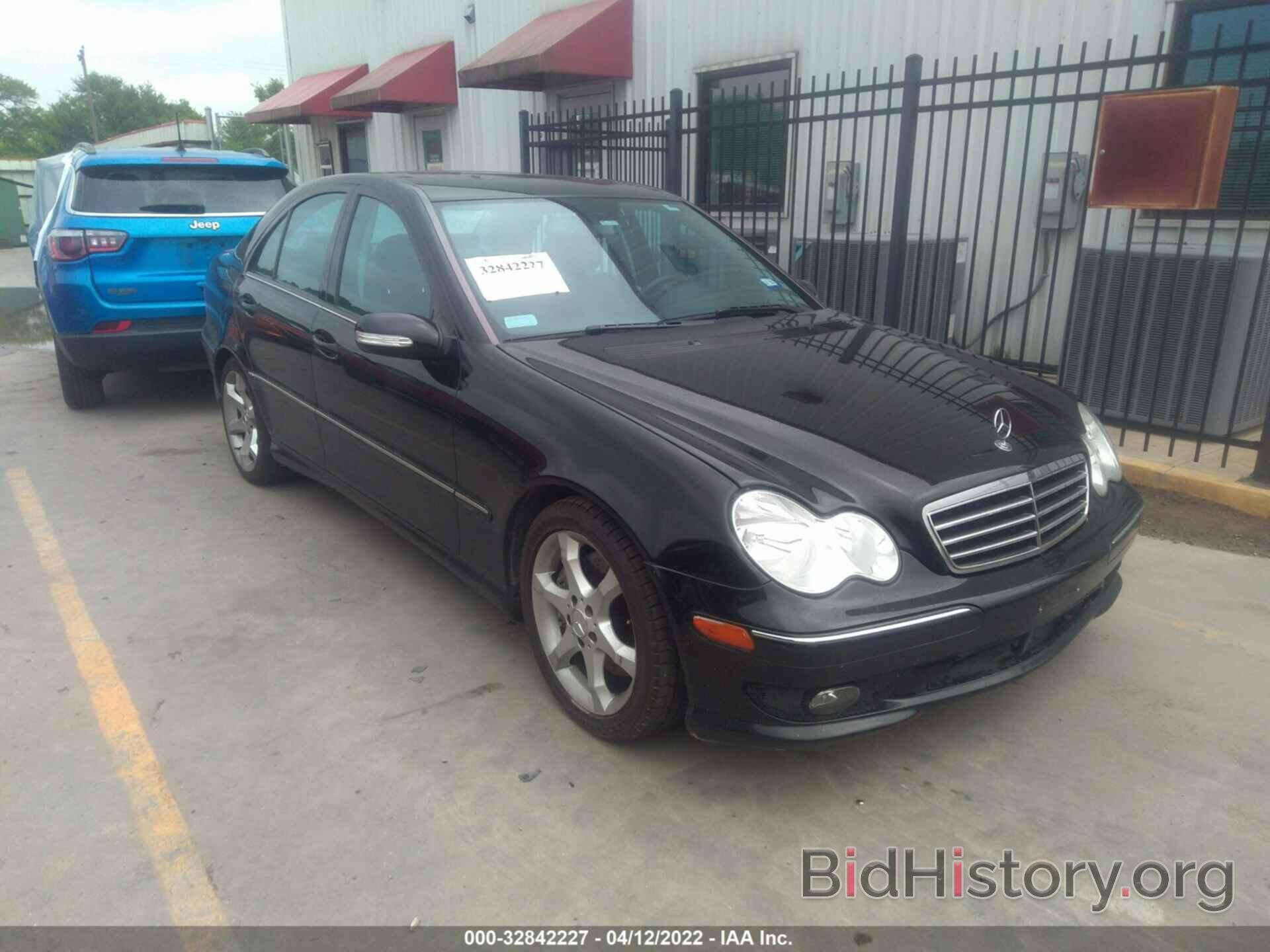 Photo WDBRF52H07F919279 - MERCEDES-BENZ C-CLASS 2007