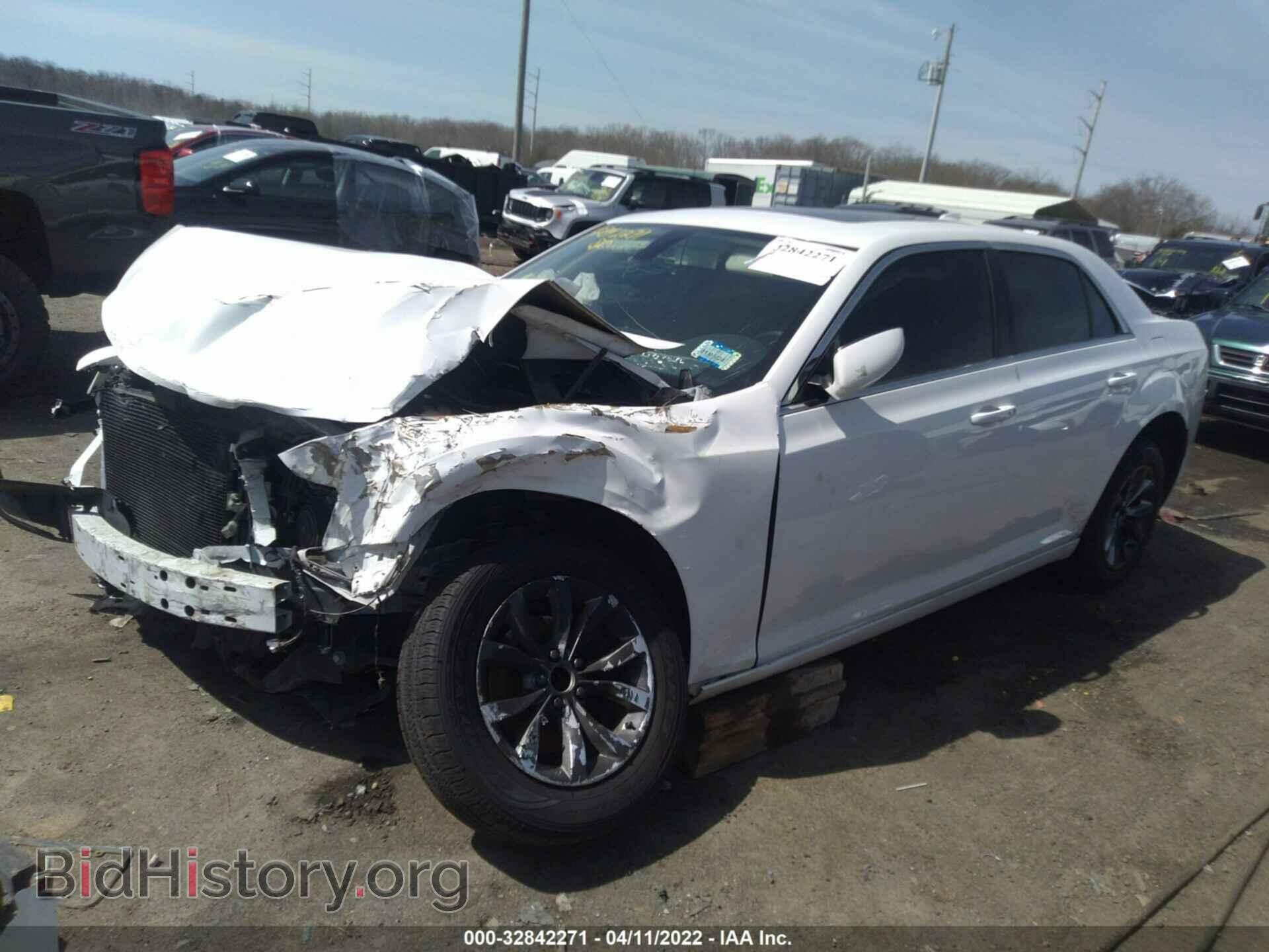 2015 CHRYSLER 300 - VIN: 2C3CCAAG6FH922013 - Фото 2