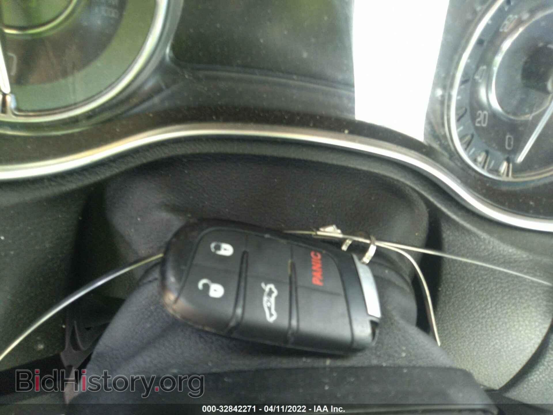 2015 CHRYSLER 300 - VIN: 2C3CCAAG6FH922013 - Фото 11