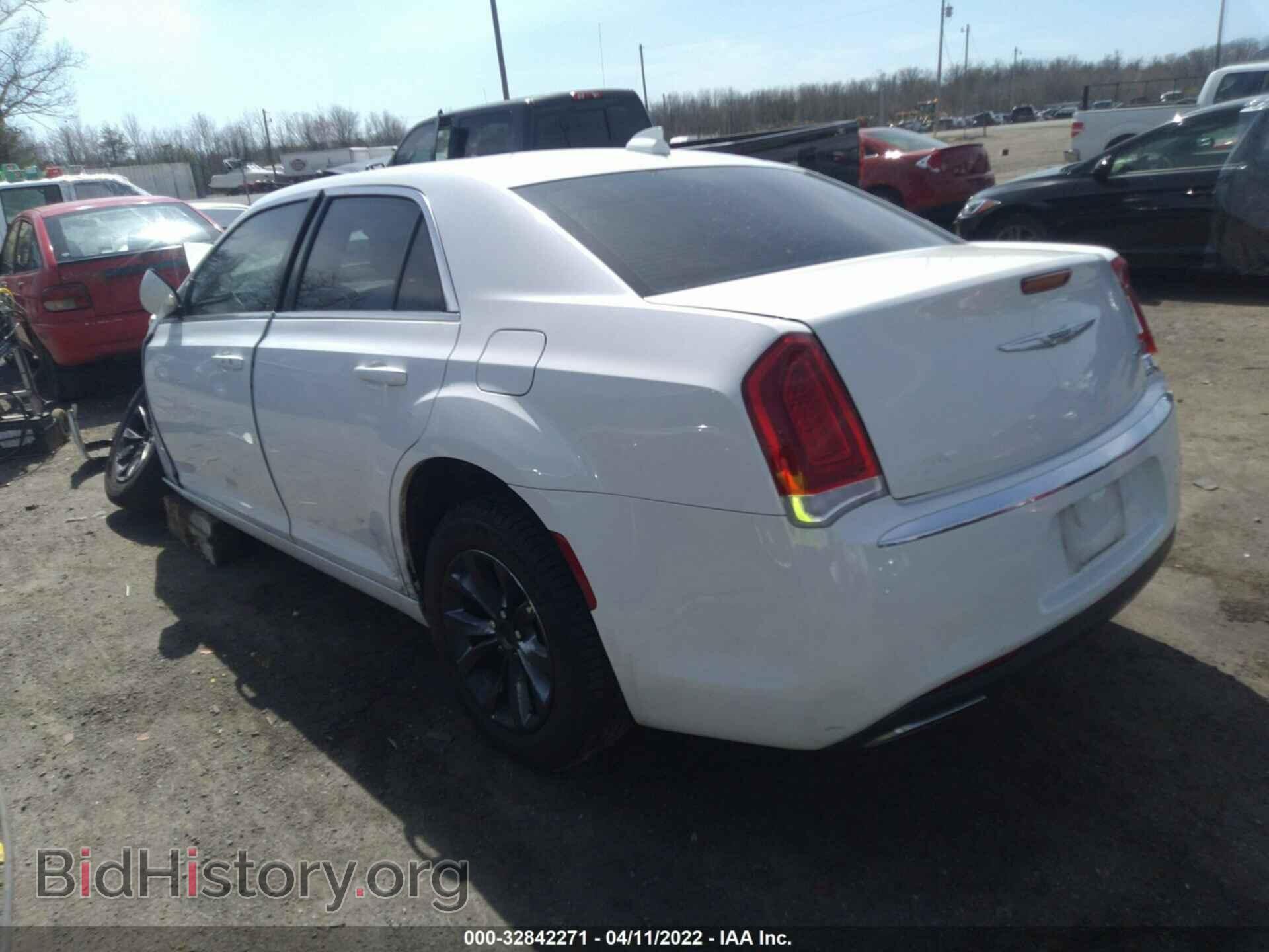 2015 CHRYSLER 300 - VIN: 2C3CCAAG6FH922013 - Фото 3