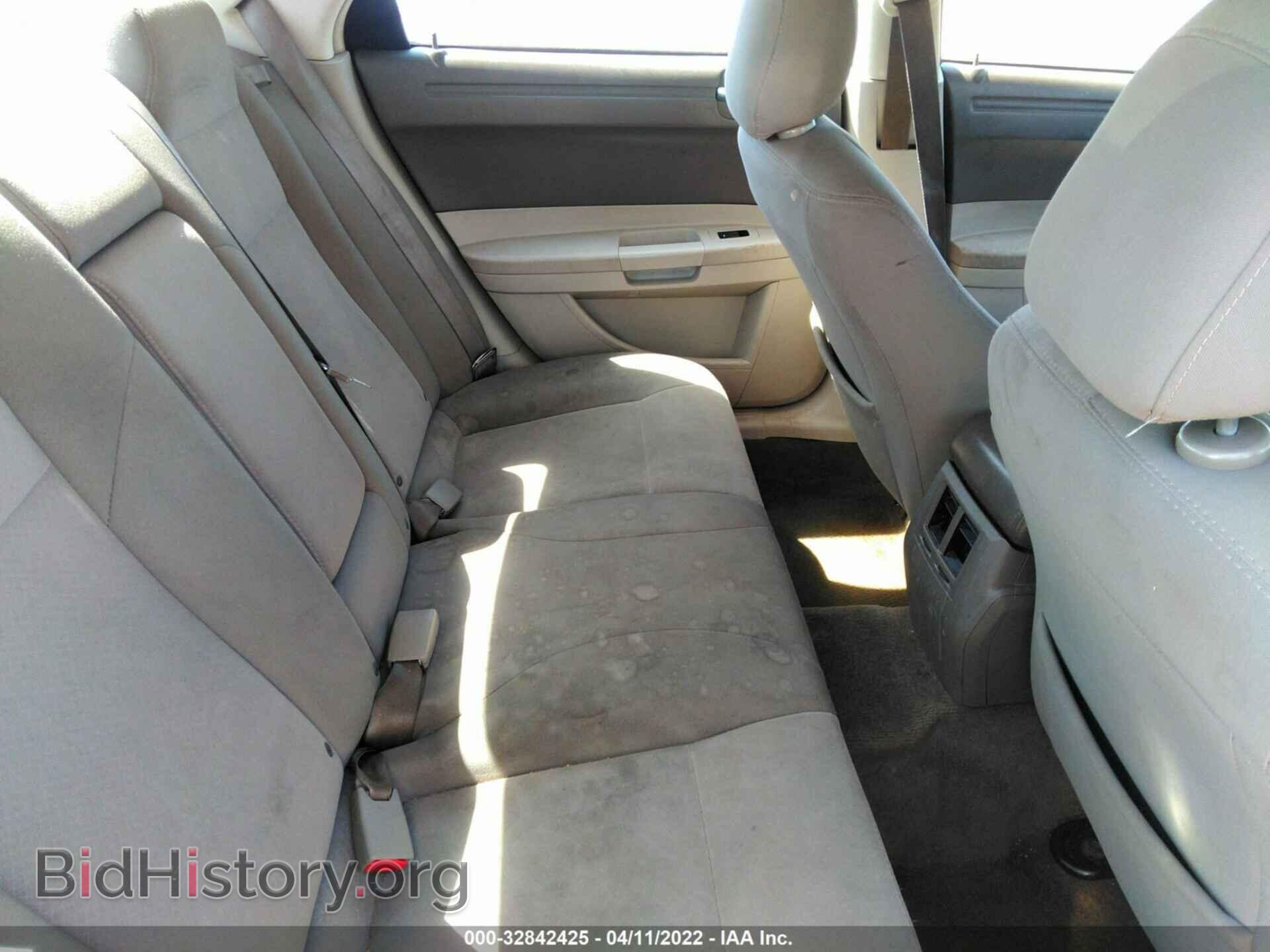 2008 CHRYSLER 300 - VIN: 2C3KA43RX8H217851 - Фото 8