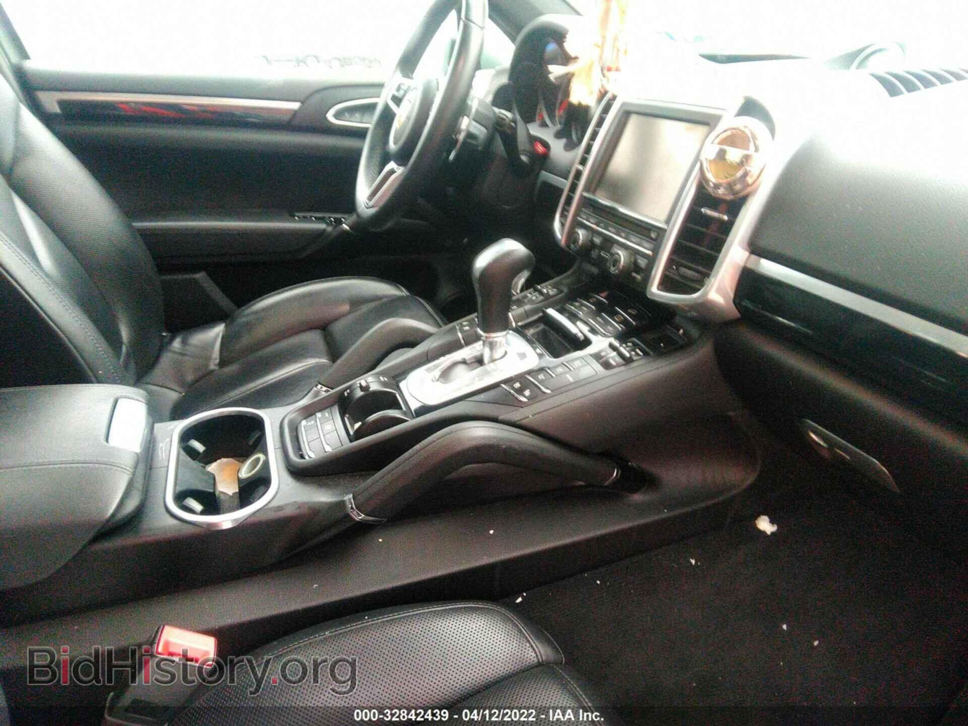 2016 PORSCHE CAYENNE - VIN: WP1AA2A29GLA10689 - Фото 5