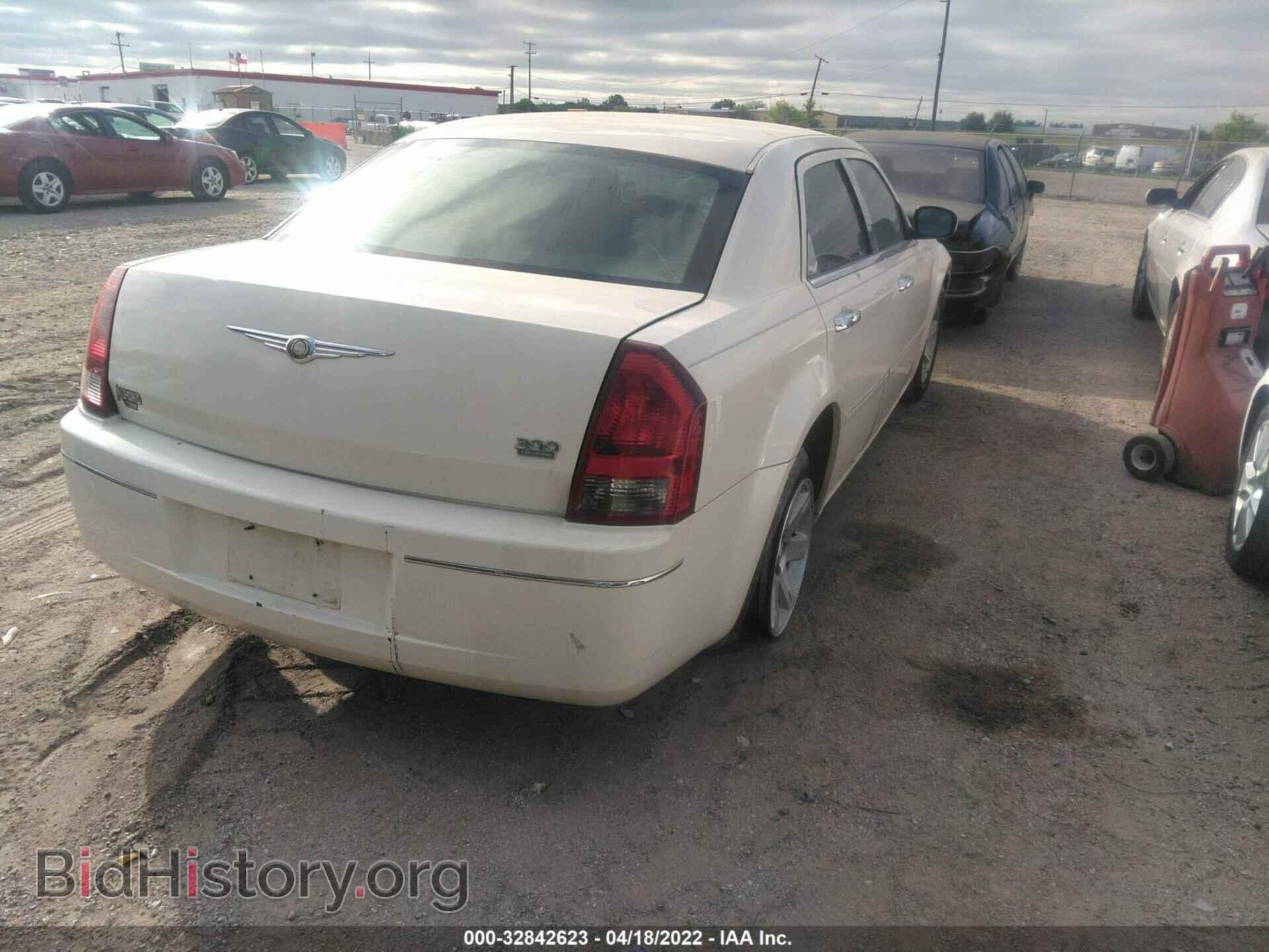 2007 CHRYSLER 300 - VIN: 2C3KA53G07H628145 - Фото 4