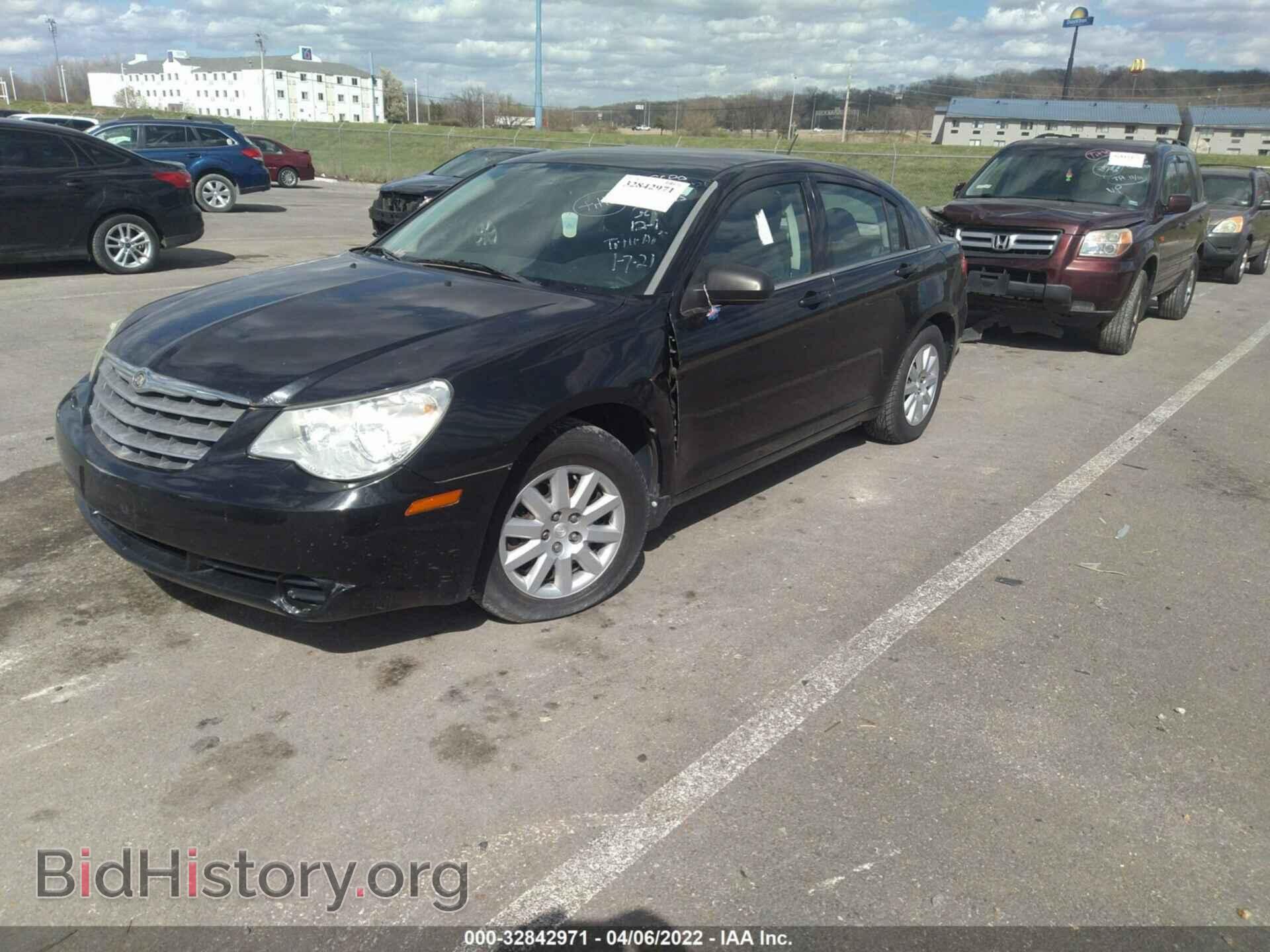 2010 CHRYSLER SEBRING - VIN: 1C3CC4FB7AN194992 - Фото 2