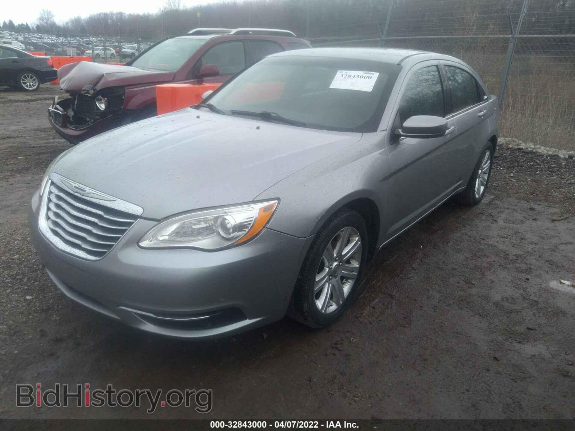 2013 CHRYSLER 200 - VIN: 1C3CCBBB1DN574411 - Фото 2