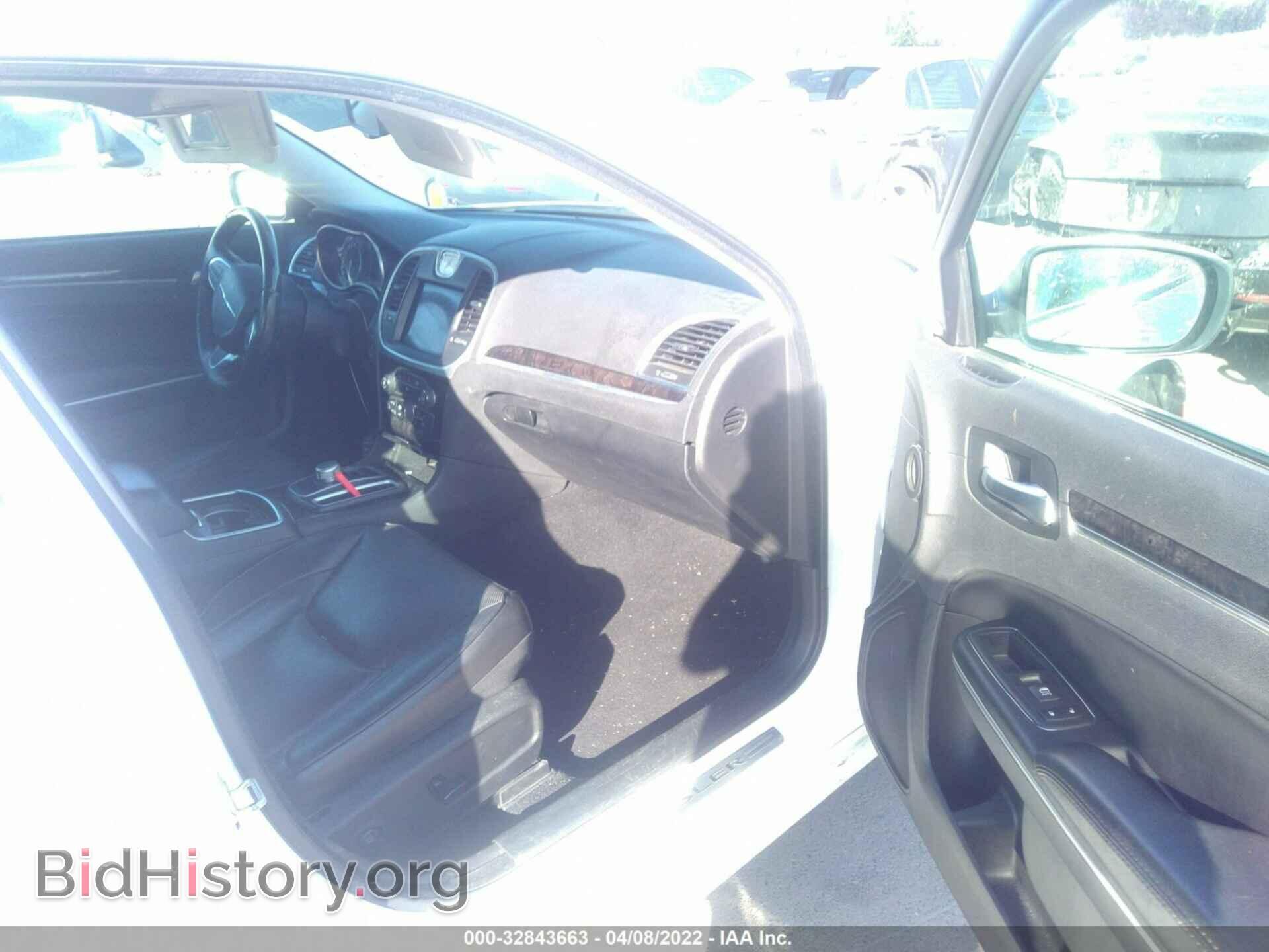 2019 CHRYSLER 300 - VIN: 2C3CCAEG0KH631351 - Фото 5