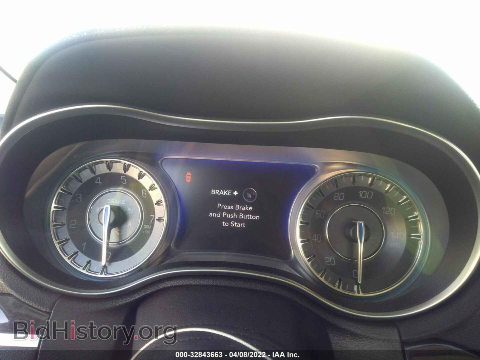 2019 CHRYSLER 300 - VIN: 2C3CCAEG0KH631351 - Фото 7